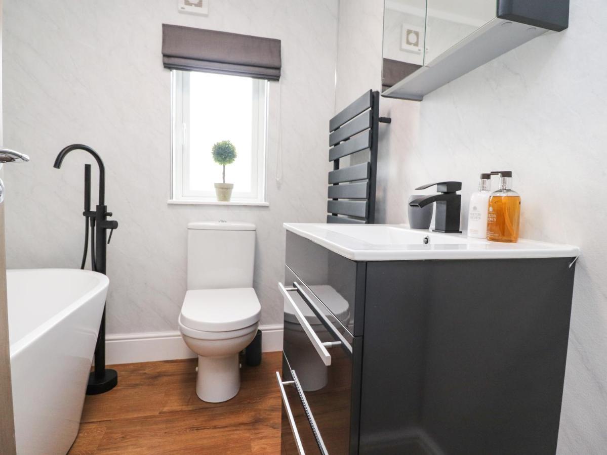 Henry Haven Villa Preston  Ngoại thất bức ảnh